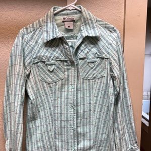 Women’s long sleeve button shirt